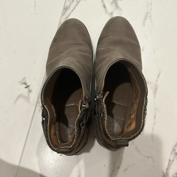 White mountain ankle bootie | size 7 - Picture 5 of 6